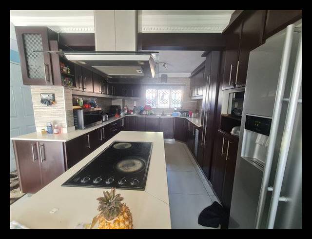 4 BEDROOM HOUSE FOR SALE IN CLAYFIELD